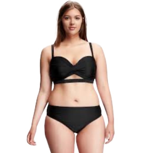 Old Navy Twist-Front Plus-Size Bikini Top in Black 4X - Picture 1 of 8